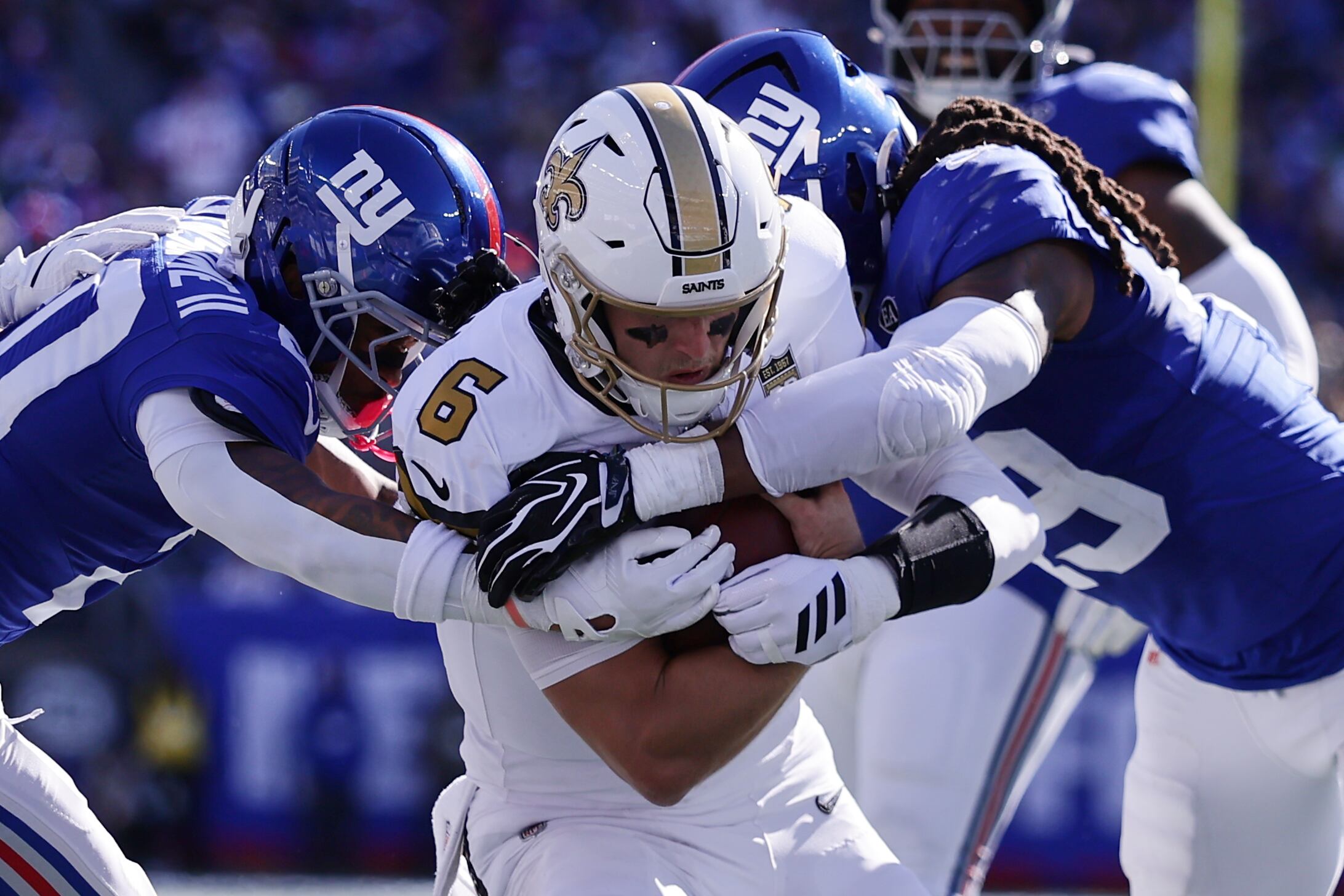 Saints Rally From Early Deficit to Beat Giants 34-27
