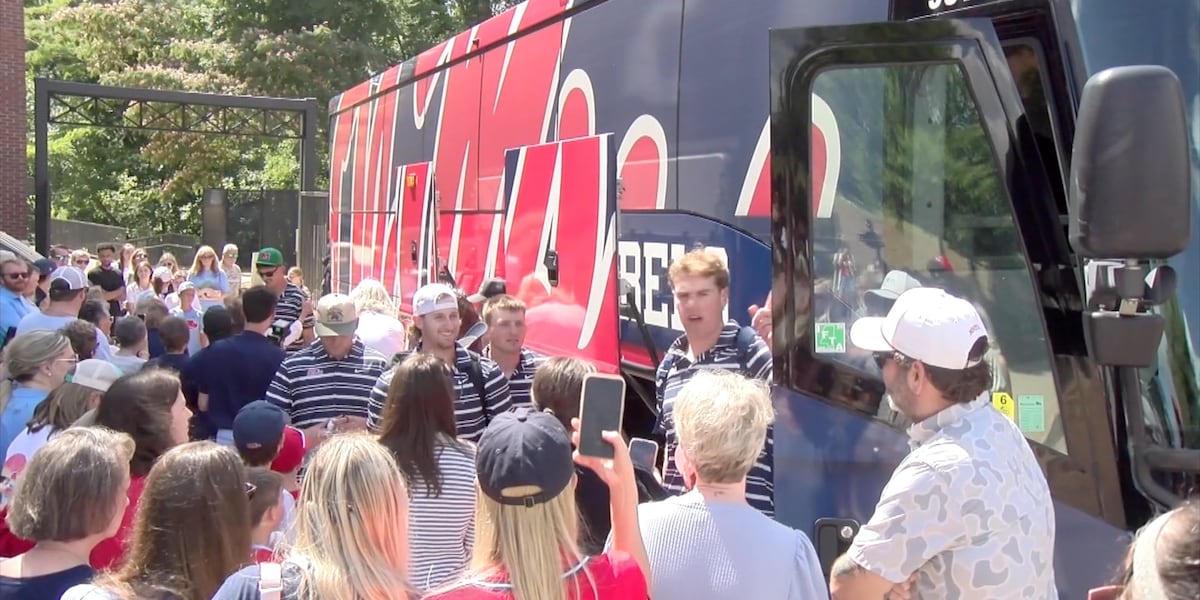 Ole Miss fans show love to baseball team as it departs for College World Series The Ole Miss Rebels baseball team departed for Omaha on Wednesday morning to compete in the College World Series (CWS) for the first time in four years. Published : Jun. 10, 2026 at 9:30 PM CEST | Updated : 2 hours ago