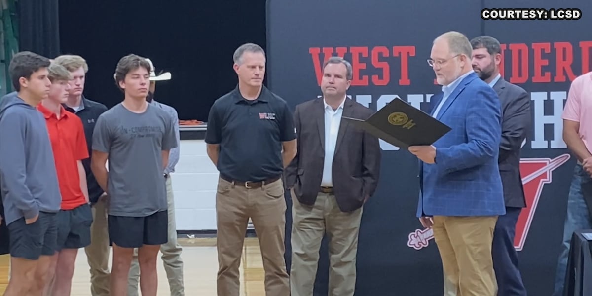 Pejabat Pemerintah Mengakui Atletik West Lauderdale