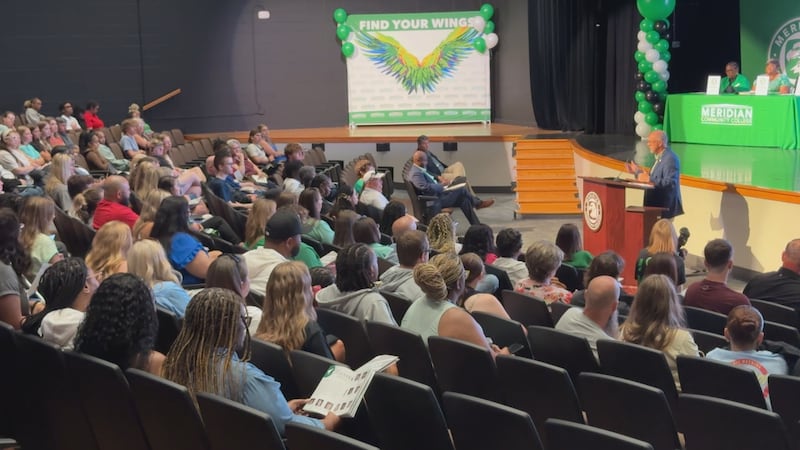 Students attend orientation session at MCC's McCain Theater